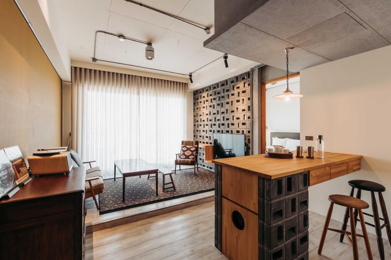 U.I.J Hotel & Hostel Tainan Exteriör bild