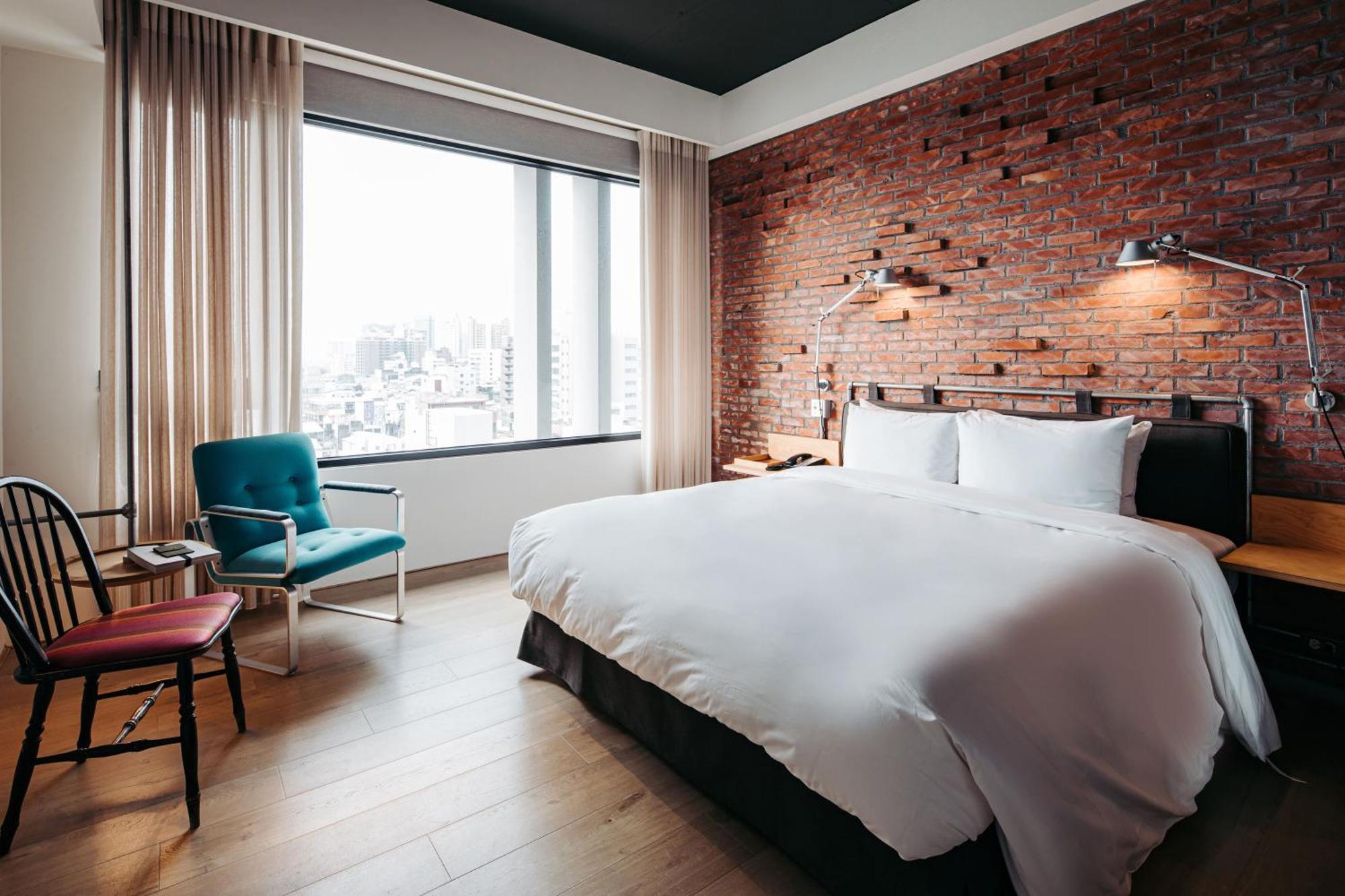 U.I.J Hotel & Hostel Tainan Exteriör bild