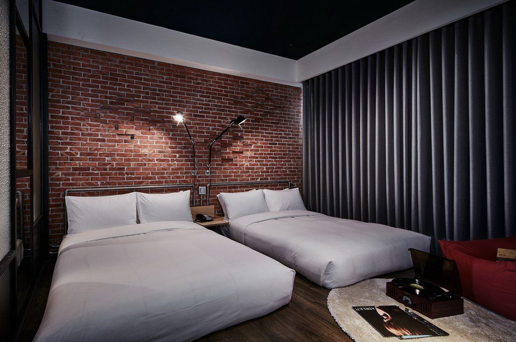U.I.J Hotel & Hostel Tainan Exteriör bild